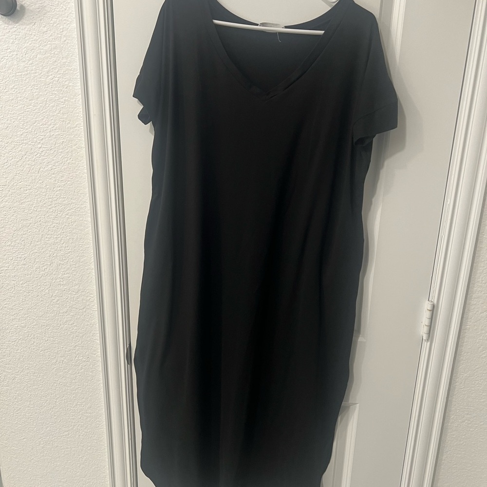 Zenana Outfitters Classic Black Top